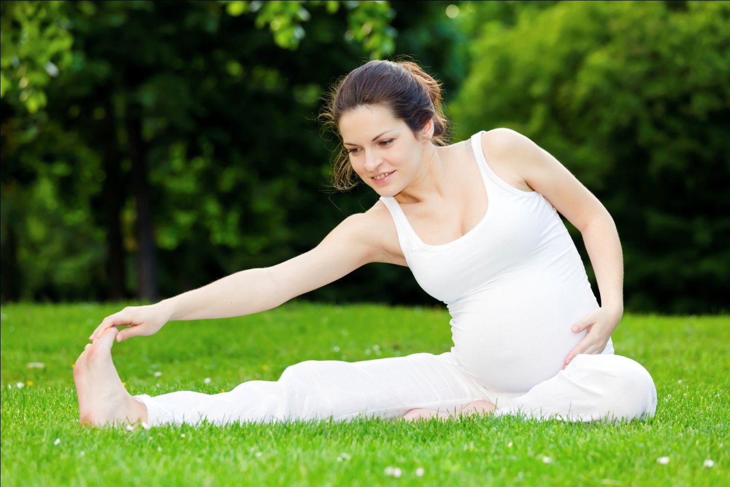 Mẹ bầu nên vận động thường xuyên khi mang thai