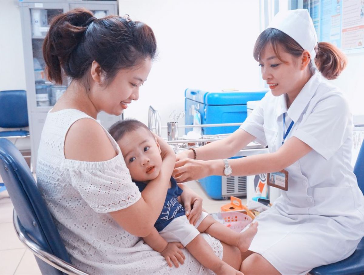 Tiêm chủng vacxin 5 trong 1 đảm bảo an toàn cho sức khỏe trẻ