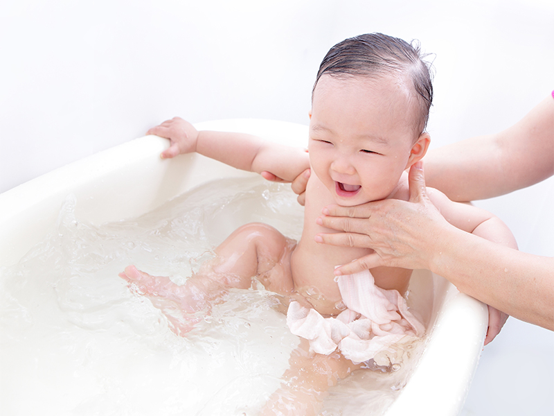 Dịch vụ tắm bé sơ sinh tại nhà ngày càng được nhiều gia đình lựa chọn