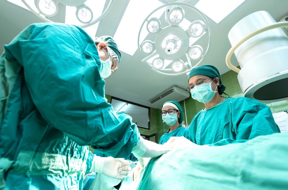 Các phương pháp phẫu thuật triệt căn sẽ giúp loại bỏ trực tiếp các khối u trong đại tràng 