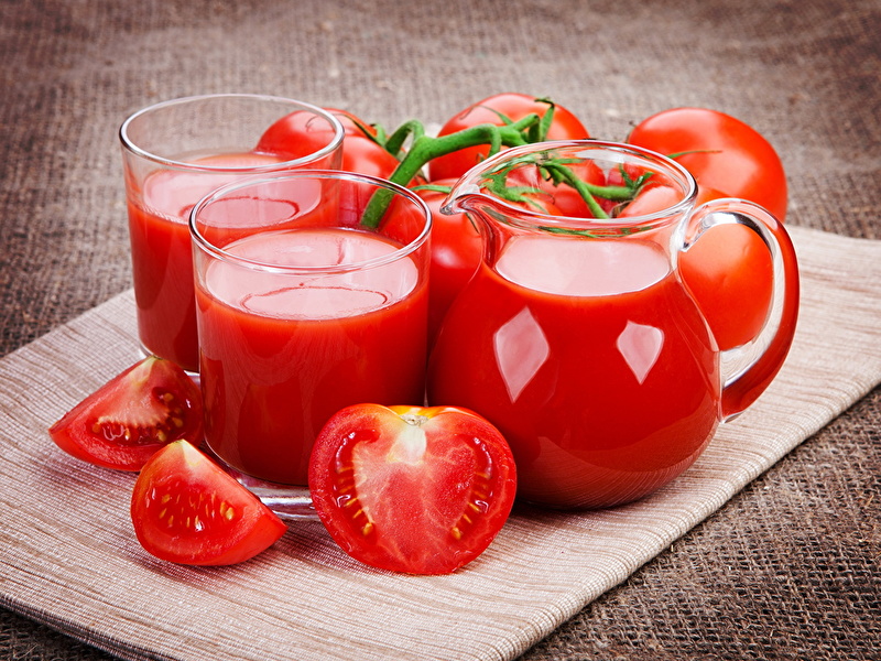 Không nên uống nước ép cà chua khi đói và trước bữa ăn chính