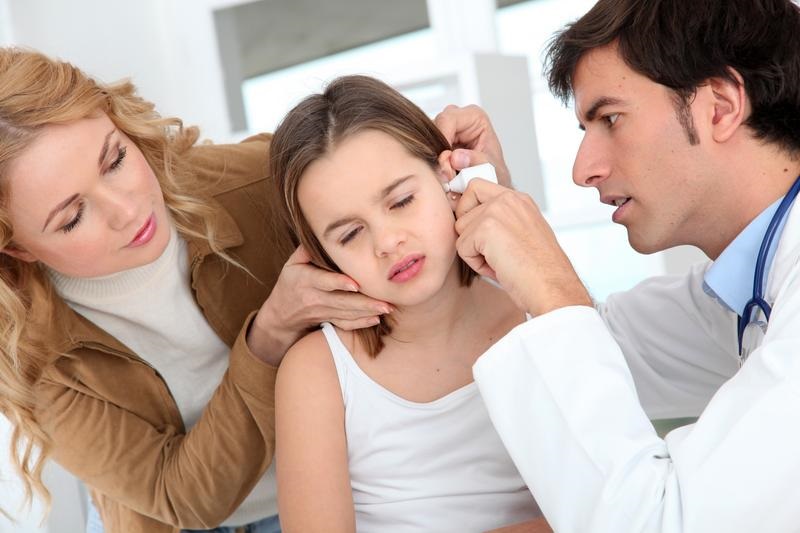  Trẻ em bị viêm tiểu phế quản thường bị ho, sốt hoặc viêm tai giữa