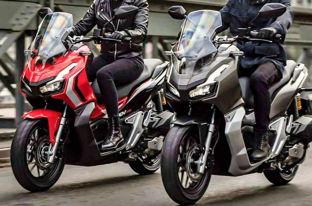 Hai mẫu xe Honda ADV 15 2019 đen đỏ và trắng đen đầy mạnh mẽ, cá tính