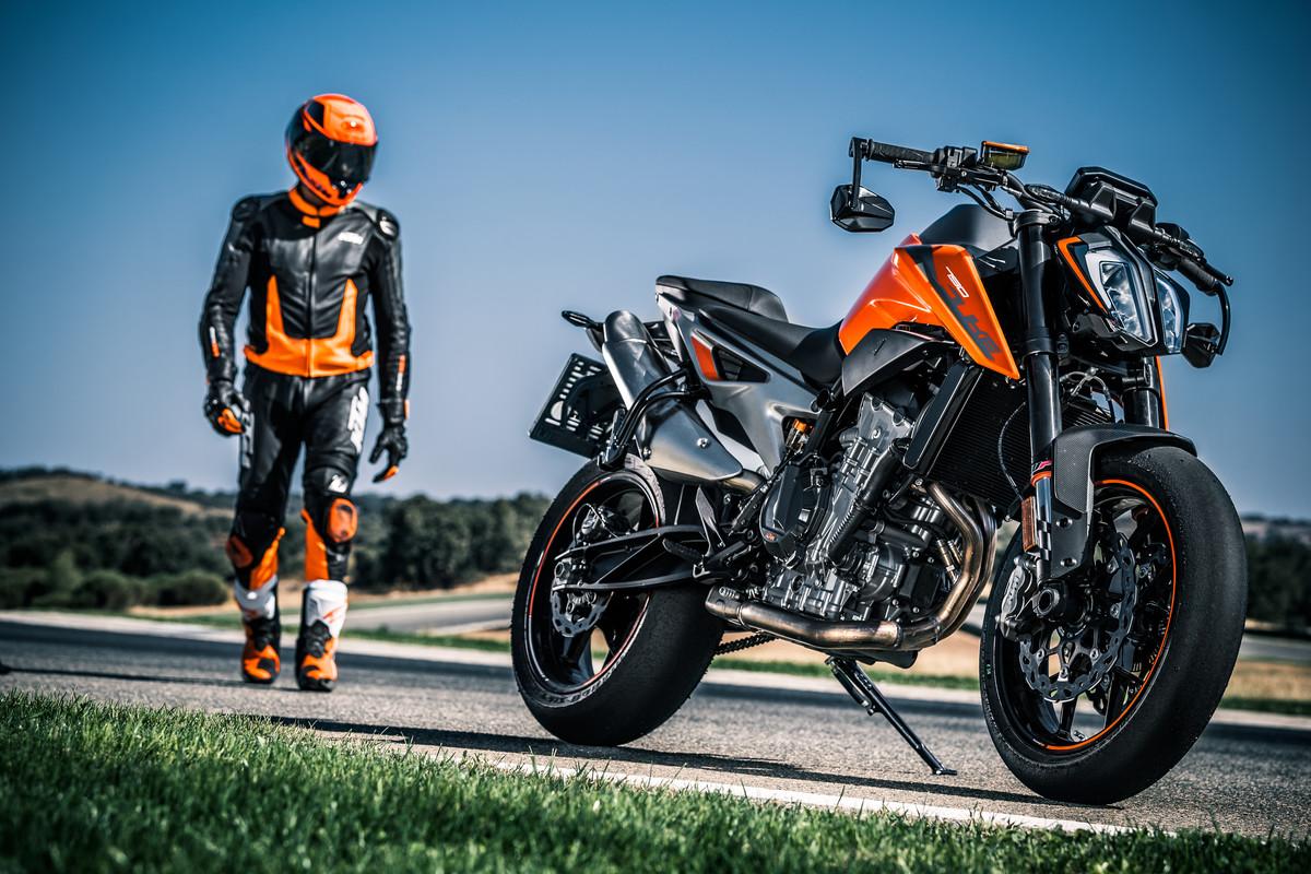 Dòng xe moto standard này có nhiều điểm khác biệt so với sportbike.