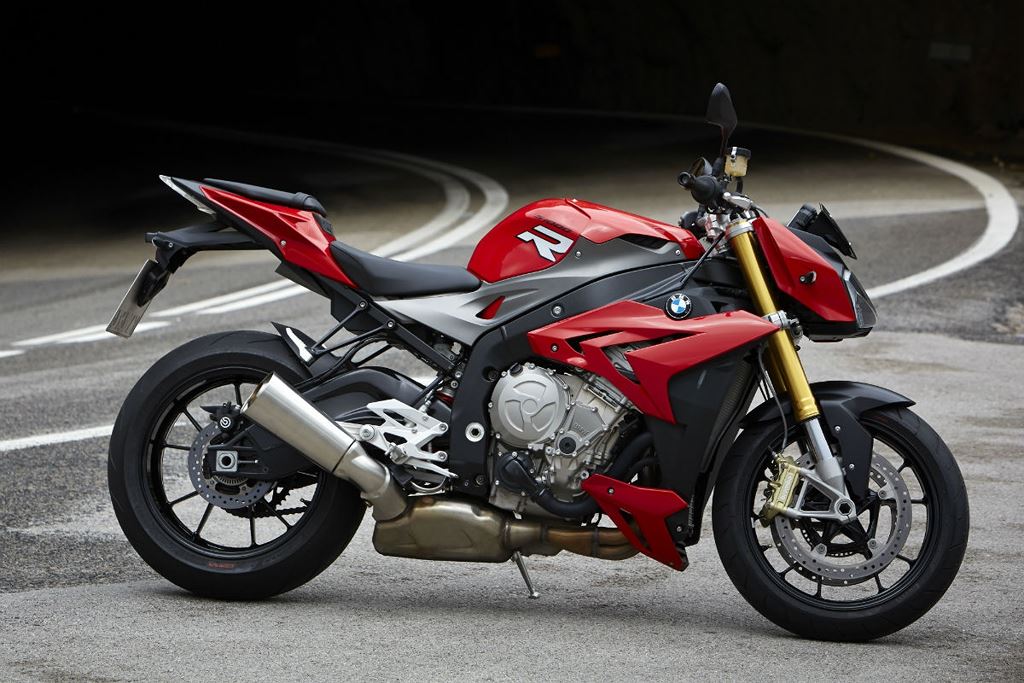 Xe moto standard có kiểu dáng thiết kế gọn nhẹ, đơn giản và hiện đại.