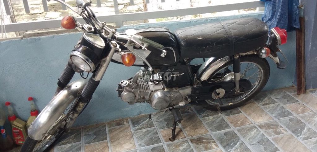 Xe máy dáng lạ Honda Dax ST125 về Việt Nam giá cả trăm triệu đồng