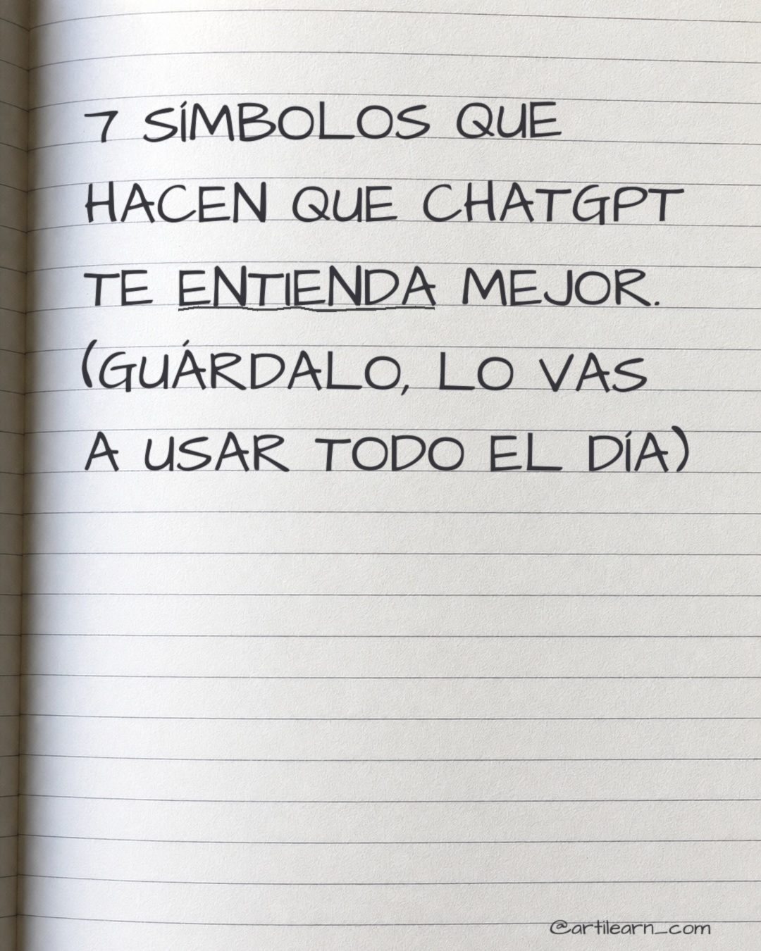 Hoja de cuaderno escrita a mano: 7 símbolos que hacen que ChatGPT te entienda mejor