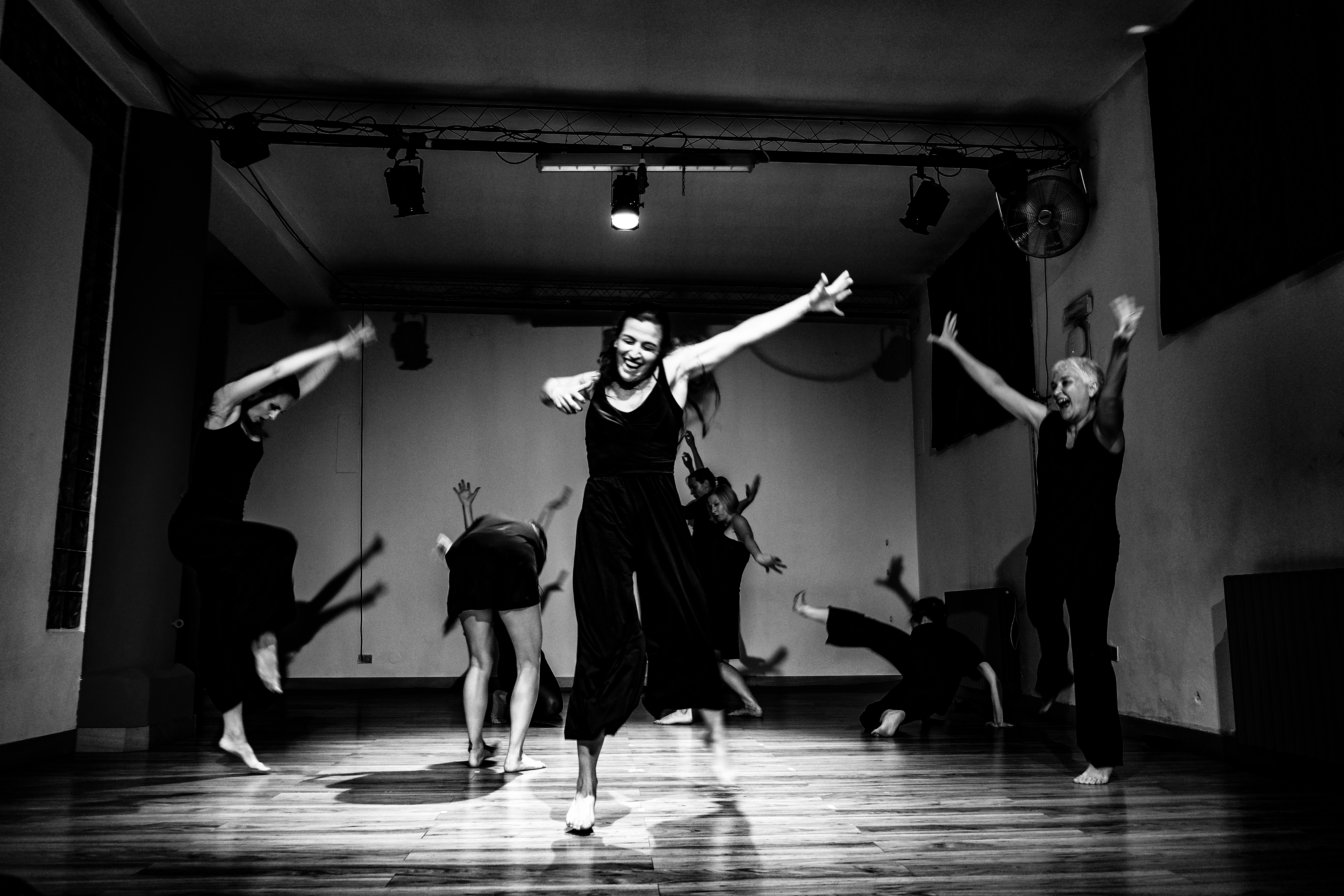Dance Jam con musica dal vivo a Trieste — danza e improvvisazione — Trame Corporee Nicoletta Carboni