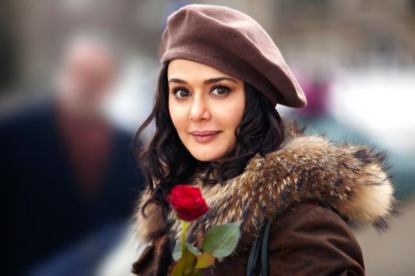 preity-zinta-ishkq-in-paris-moviestills-Raag.fm_