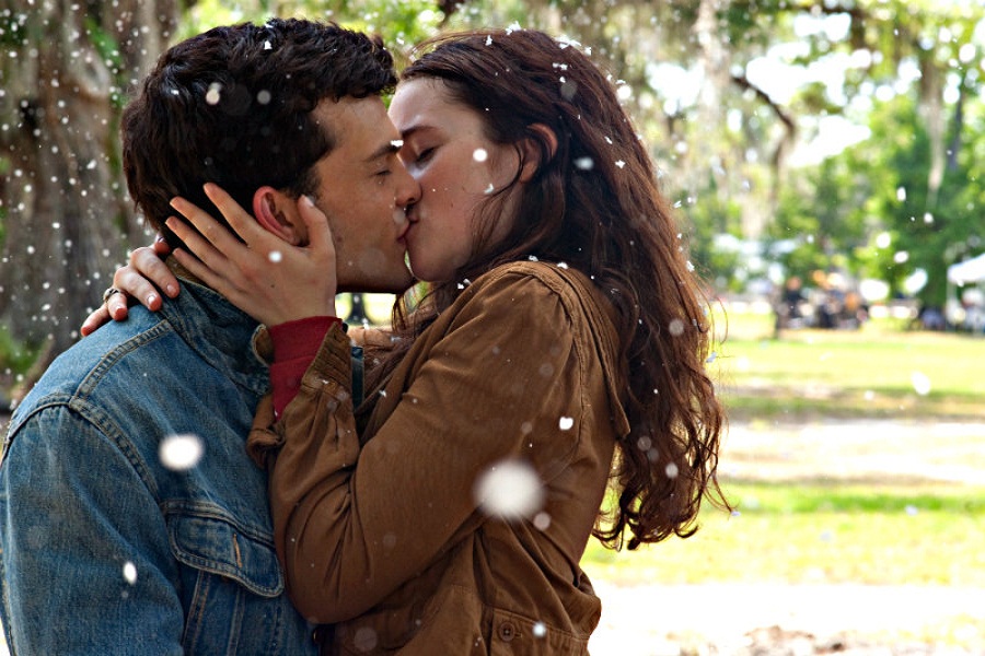 beautiful-creatures-movie- kiss- scene