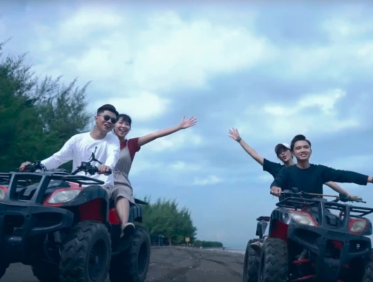 ATV di Pantai Indah Kemangi