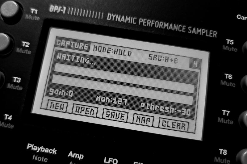 CAPTURE in HOLD mode waiting for the threshold