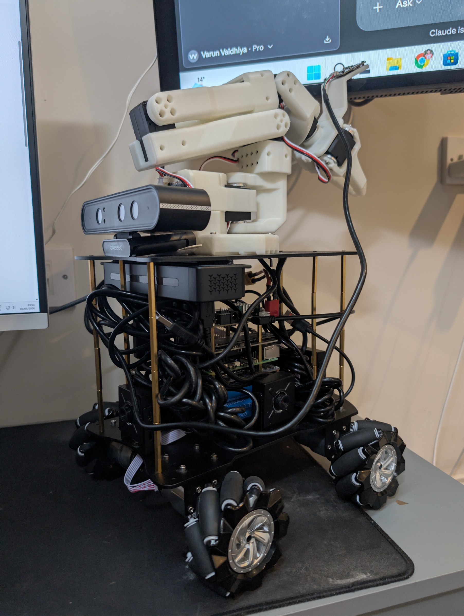 OmniBot, second photo from the OmniBot repository