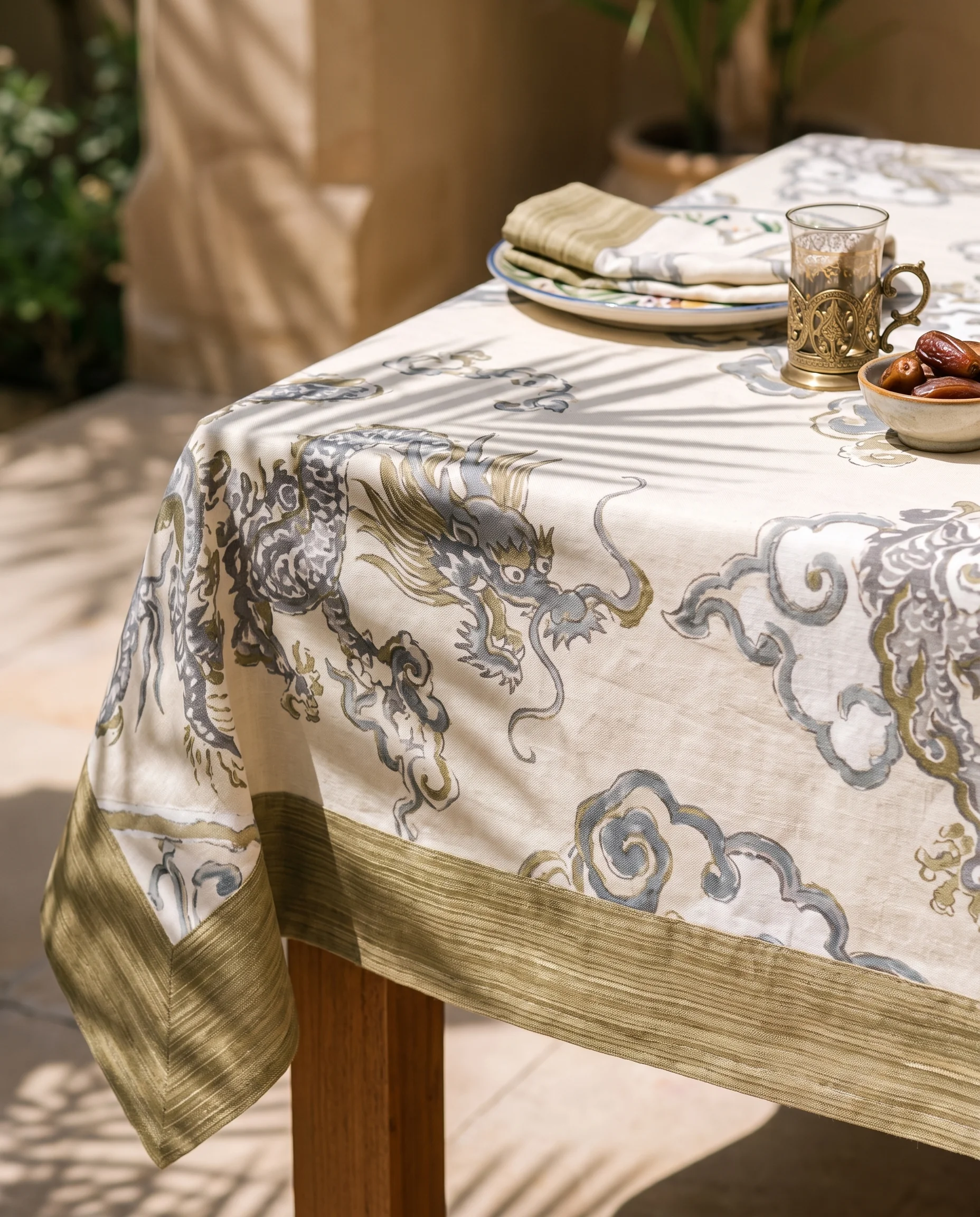Dragon Doré — table setting 4