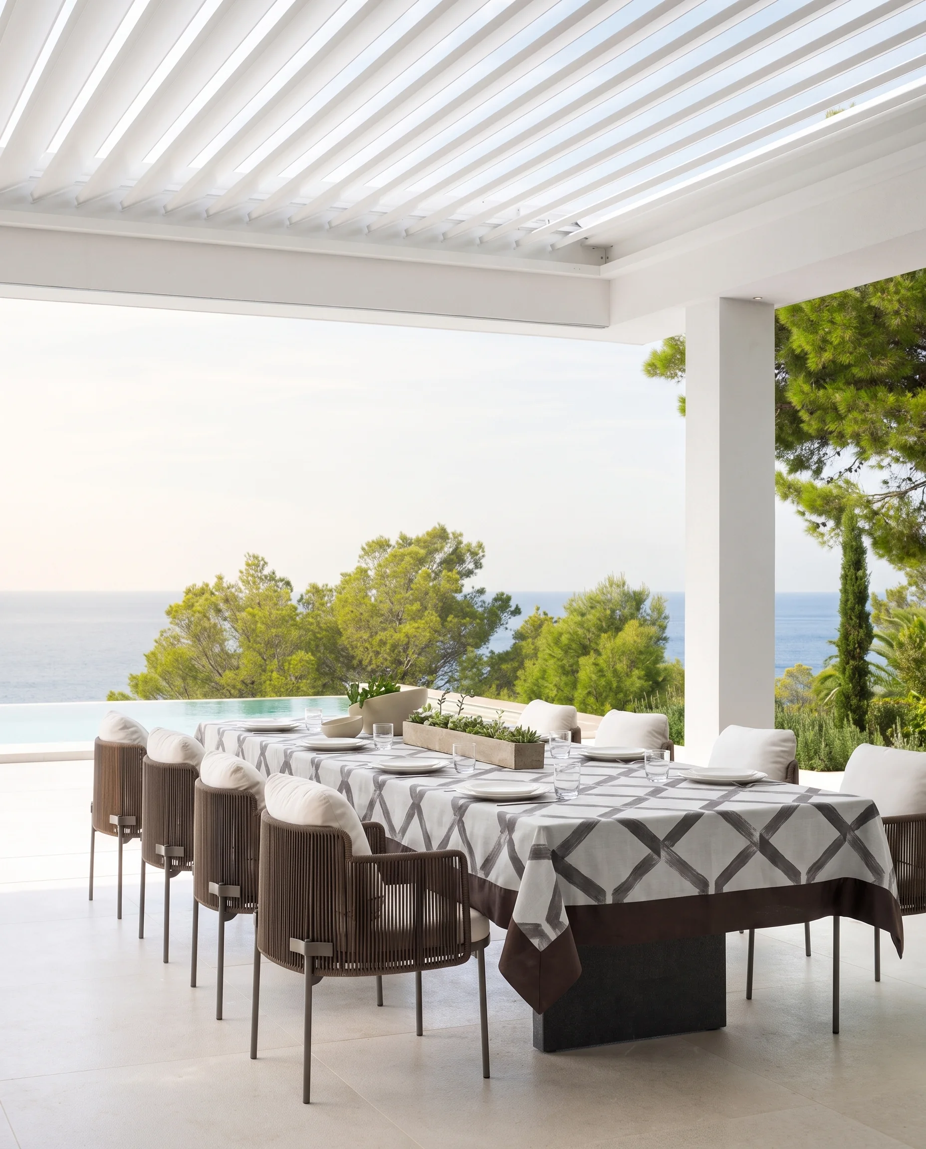 Sable Graphite — table setting 1