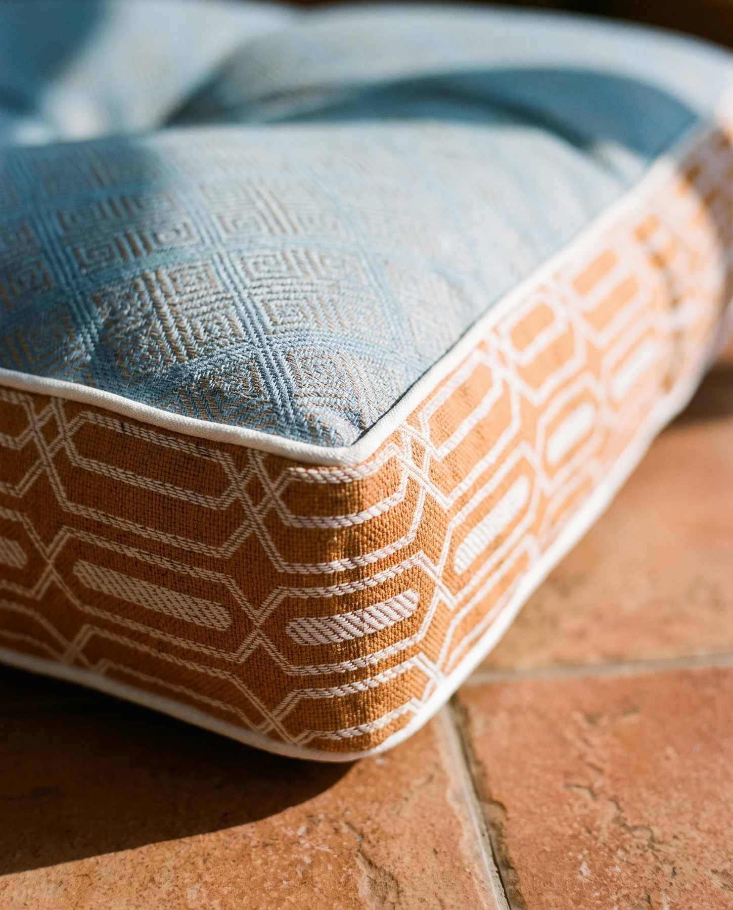 Azur Terracotta — angle