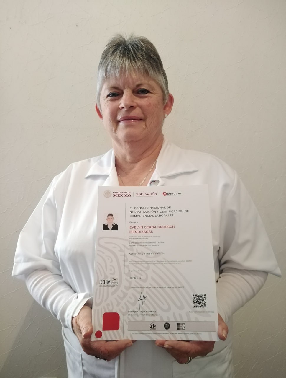 Persona certificada por CENEC