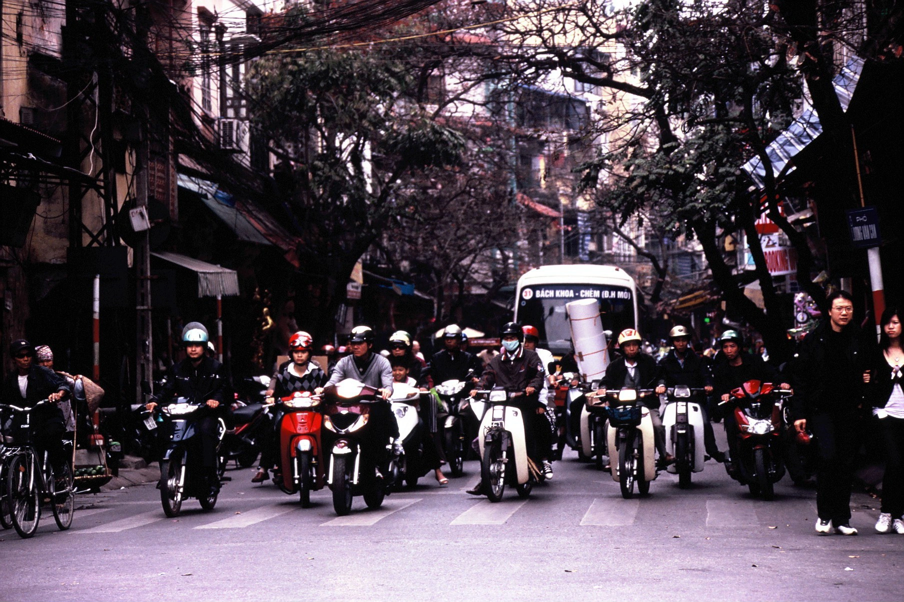 Gallery still 4 from VIETNAM, cinematography by Padu Palmerio.