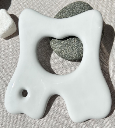 CG-25 Heart-shaped textured ceramic Gua Sha tool