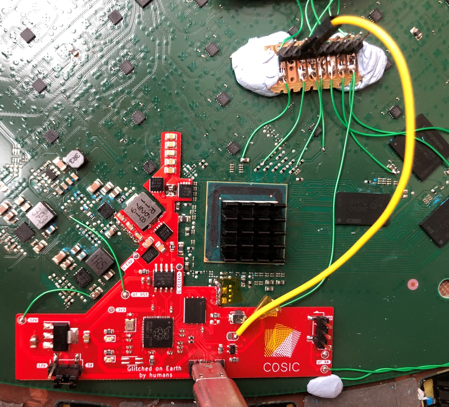 Modchip mounted to the UT.