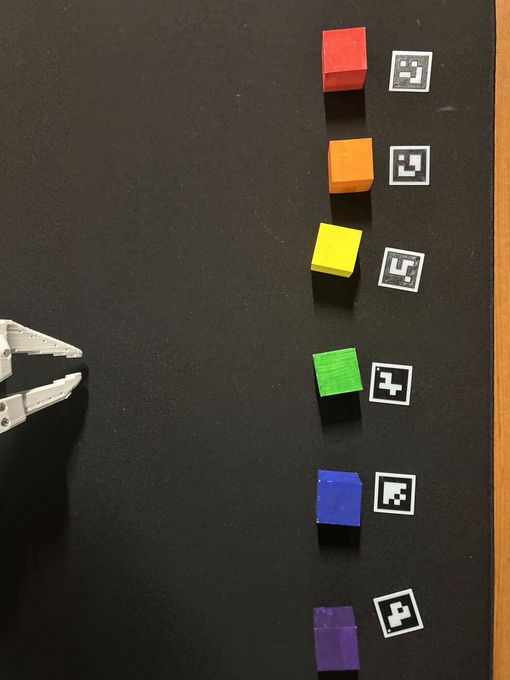 Cubes and ArUco Markers