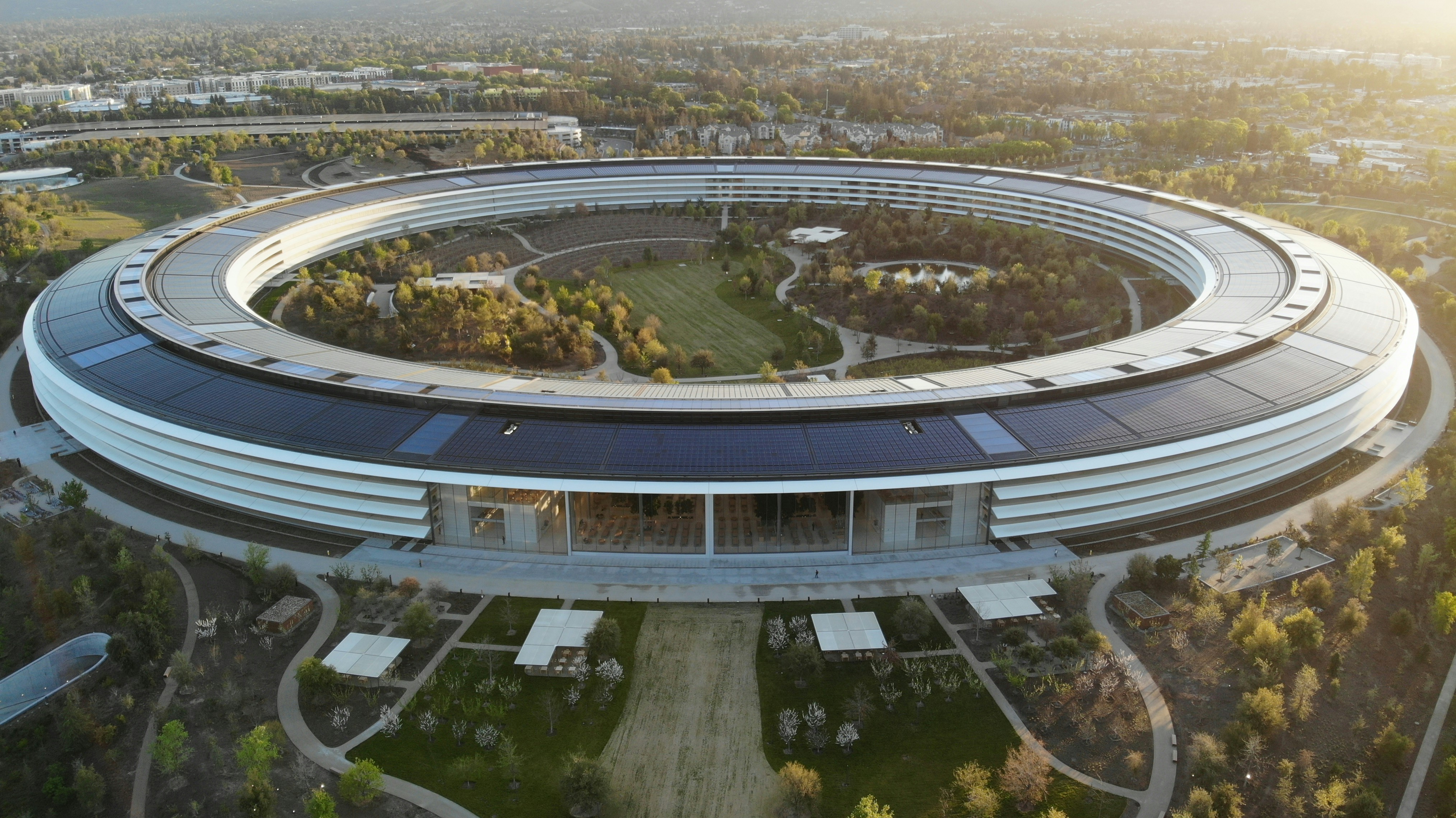 Apple's torus-shared campus, seen from above.