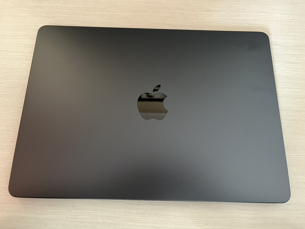 M5 MacBook Air lid