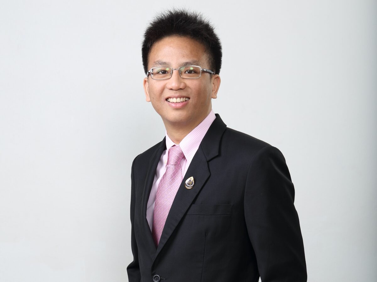 Dr. Chinnawat Surussavadee