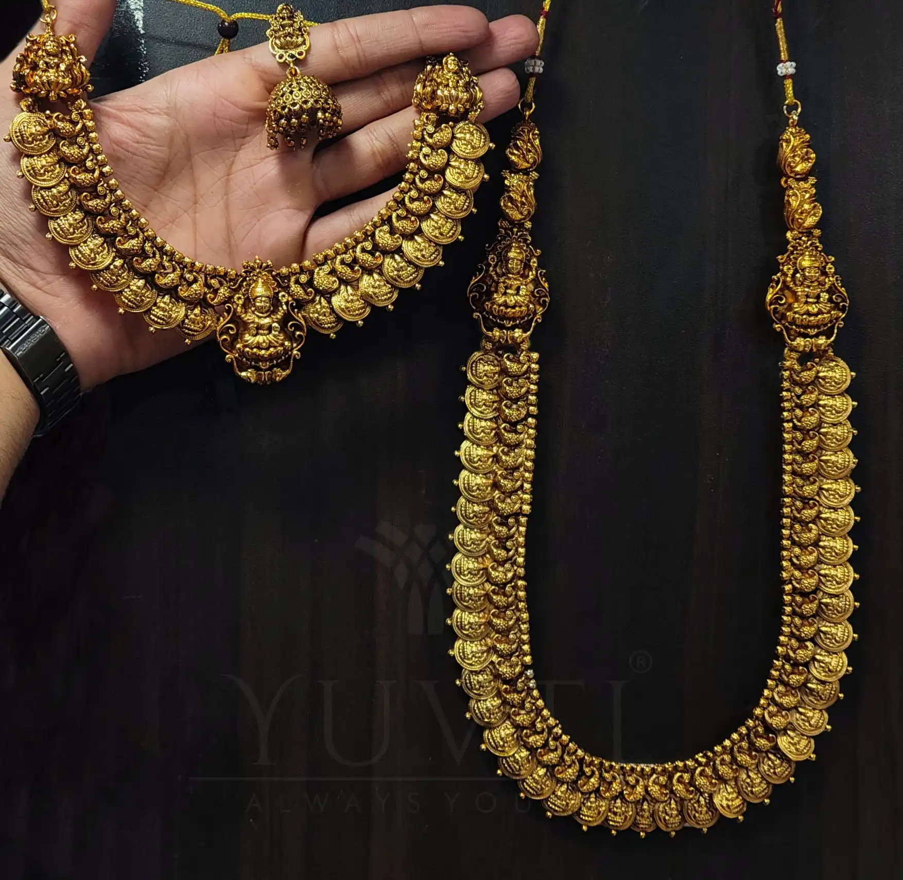 Lakshmi long neckset