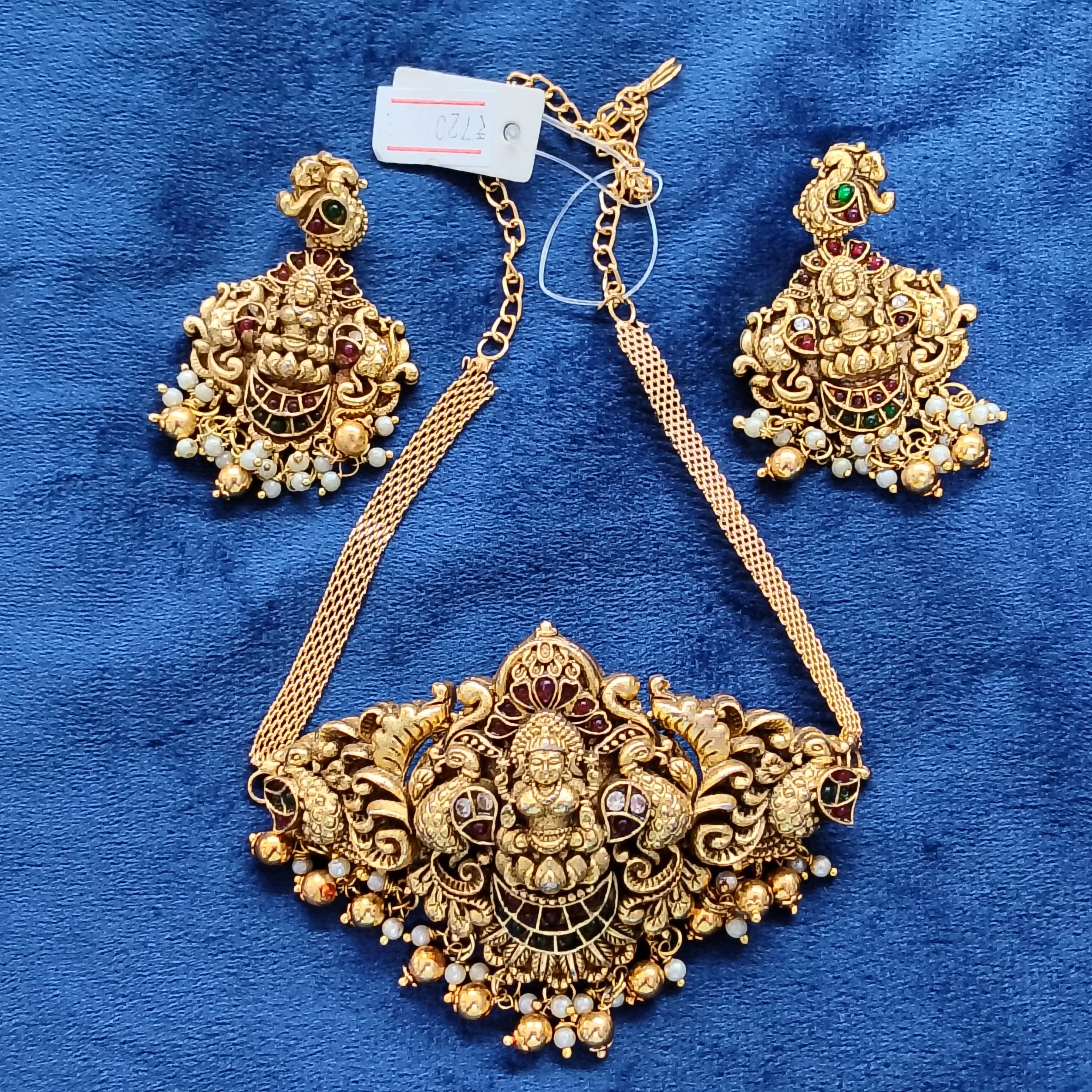 Lakshmi pendant short neckset
