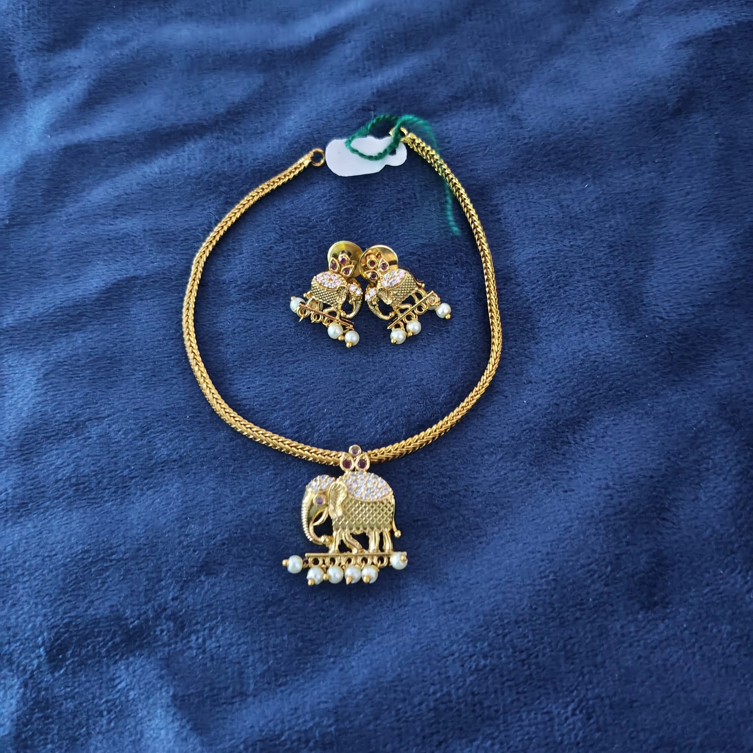 Elepant  Short Pentan  Neckset
