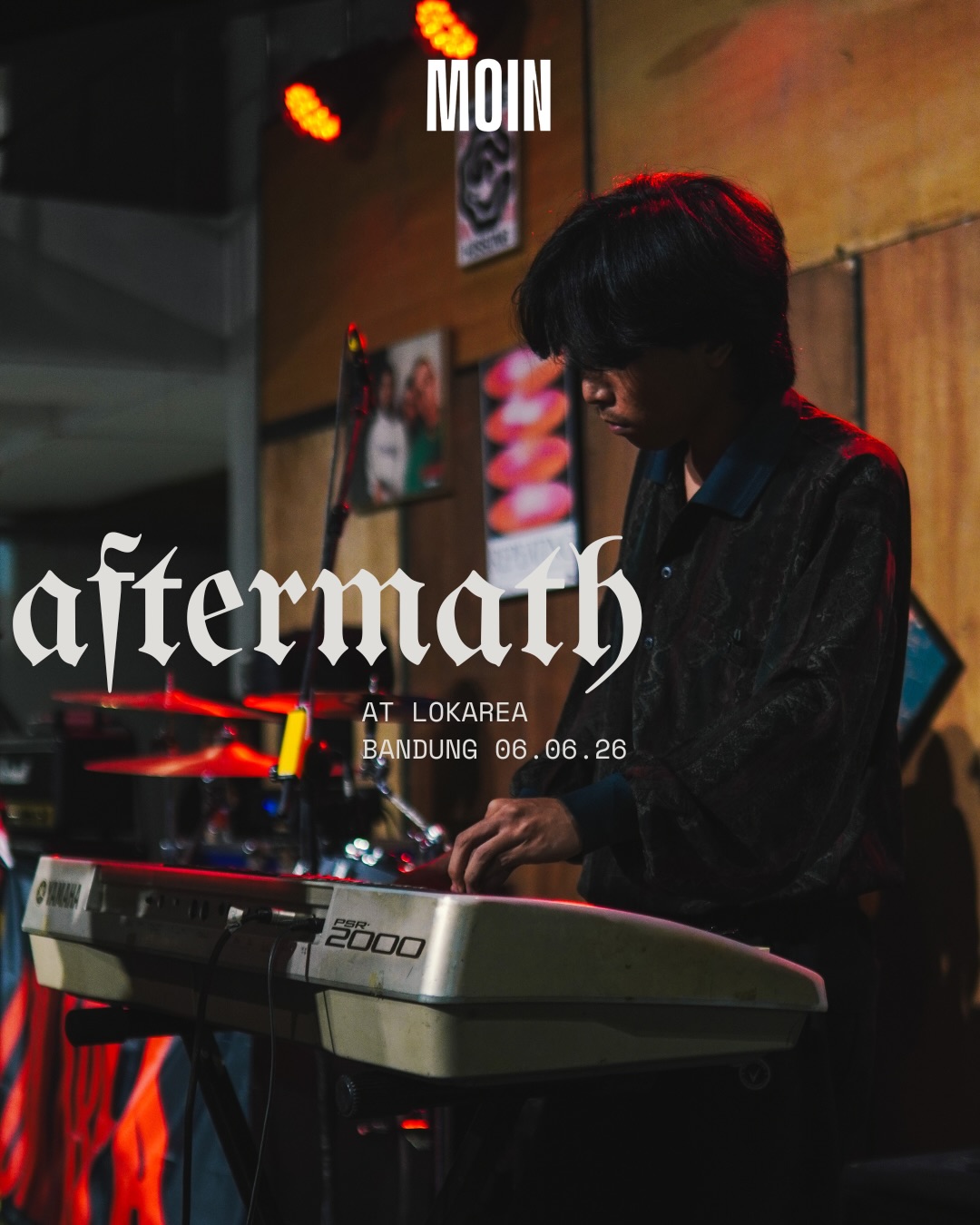 Atmosfer pertunjukan MOIN di venue underground