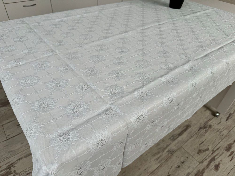 Скатертина вінілова з ажурним малюнком 110*140 см 1506-w-1 — фото 3