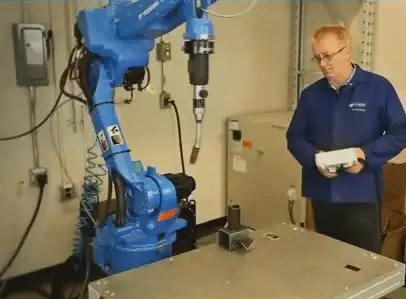 通过示教器逐点示教机器人