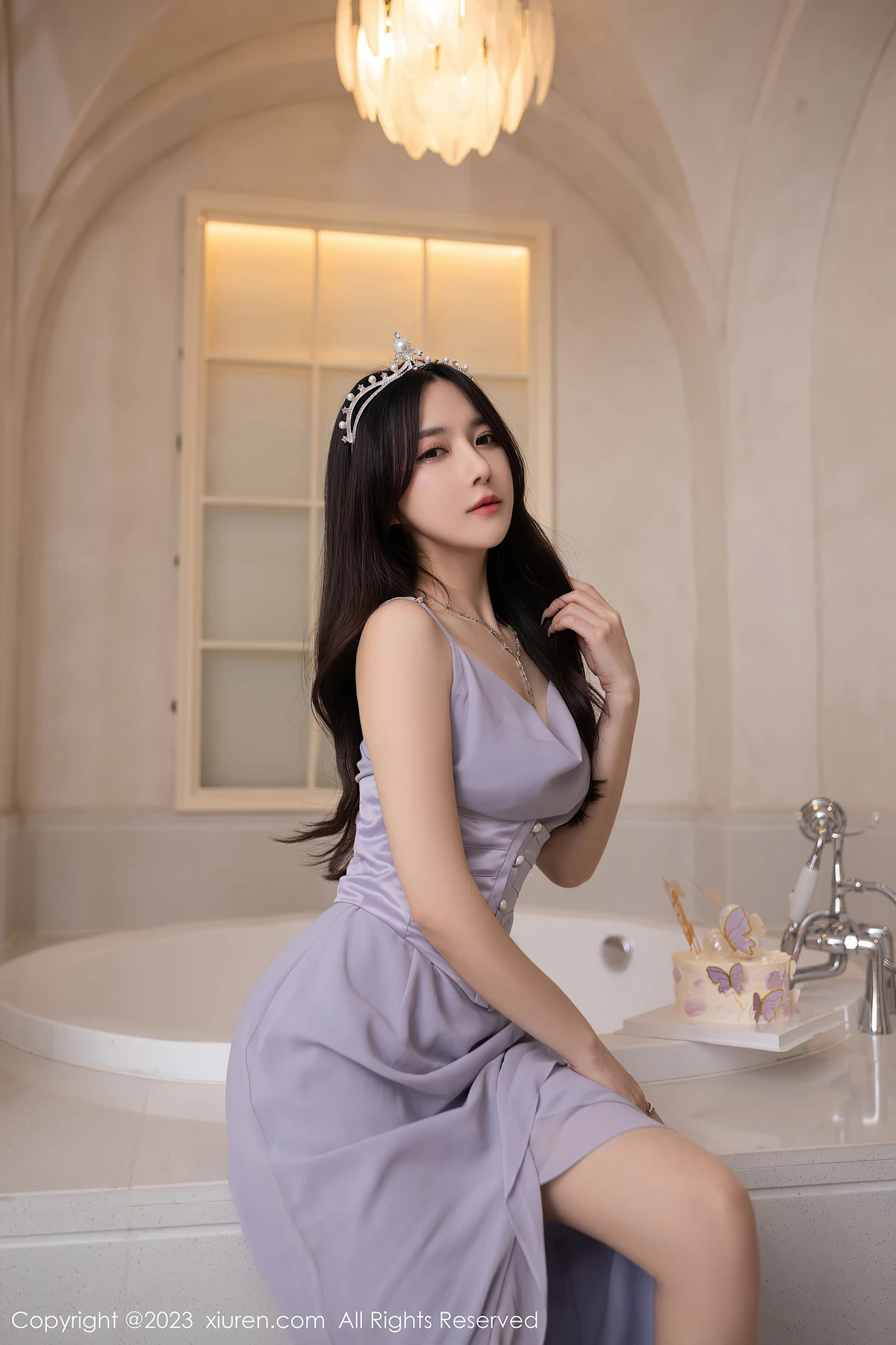 XiuRen No.6286鱼子酱Fish生日旅拍：紫灰长裙裹86-59-88曲线，83P海风里的鲜活美 - 5