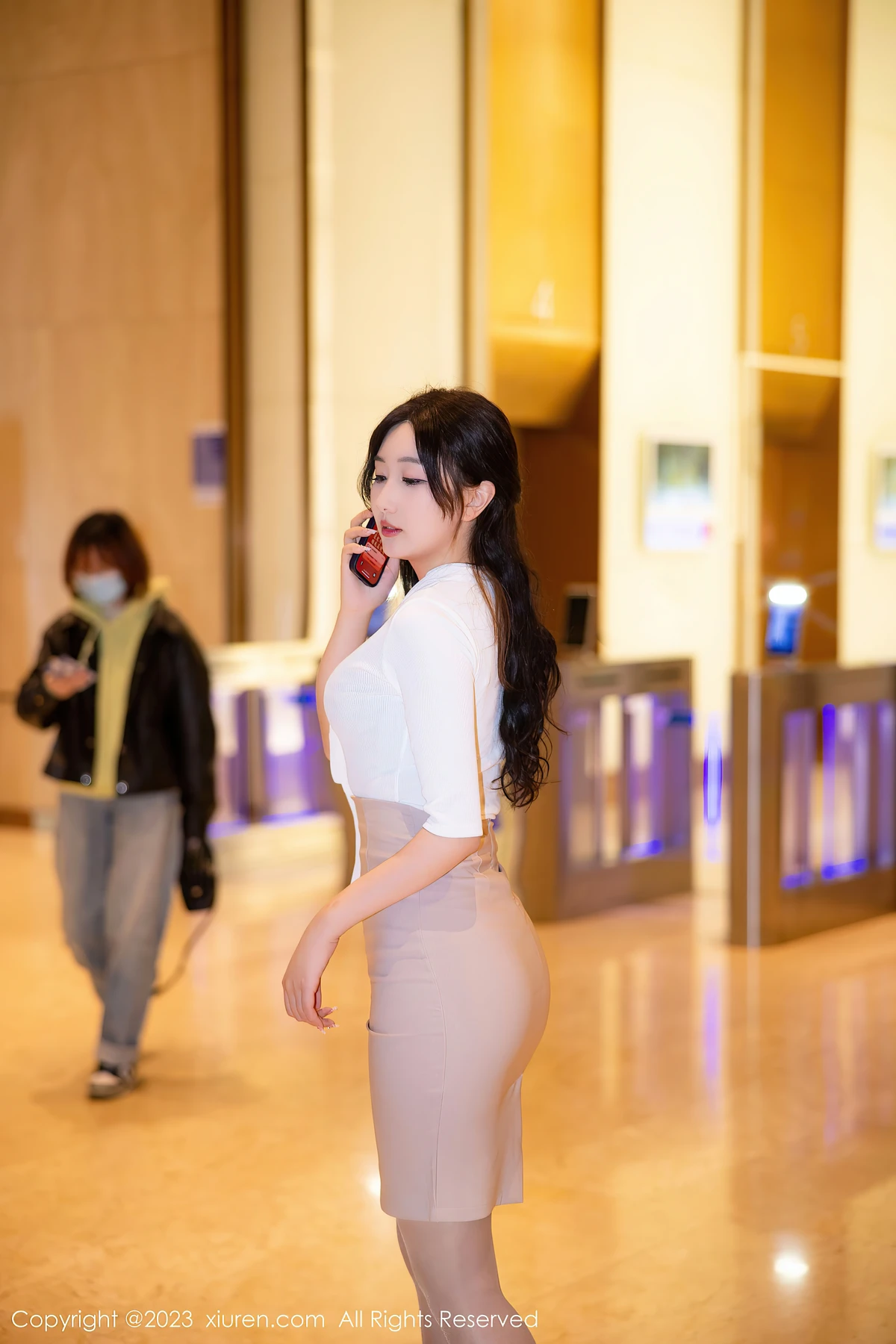 XiuRen No.6207江真真:白OL藏淡蓝蕾丝+灰丝美腿,20岁丰腴曲线太戳了! - 5