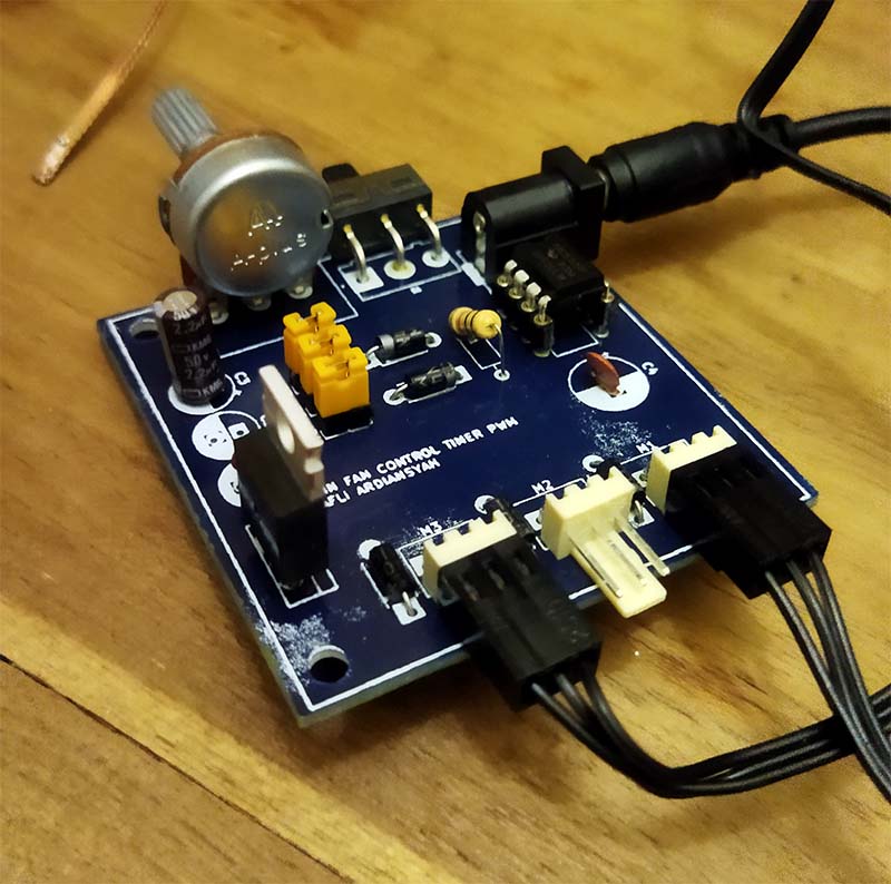 LaptopCooler hardware, from the project README