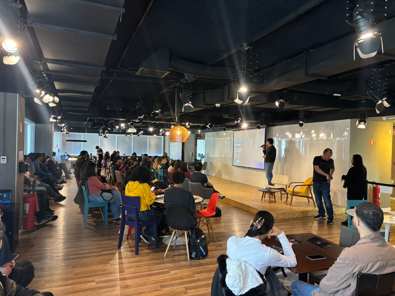 Renato palestrando 4