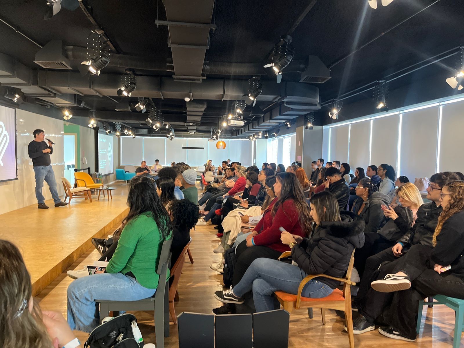 Renato palestrando 2