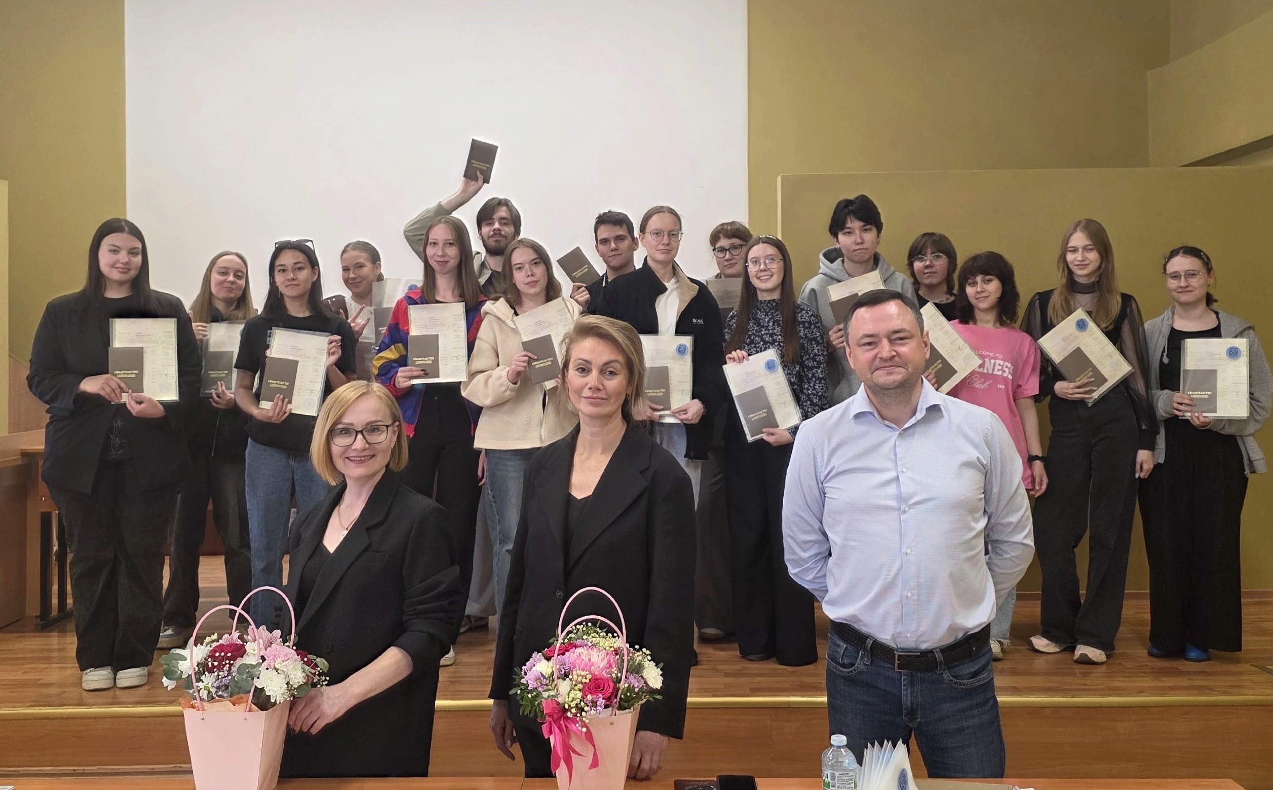 Вручение свидетельств выпускникам ЦДО