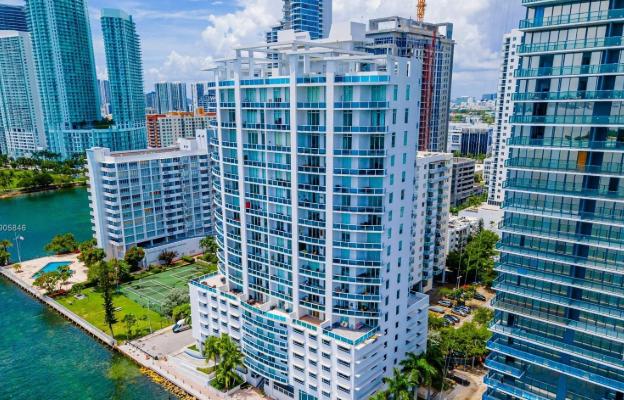 Real place that inspired Residential building in Bayside