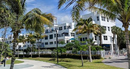 Lugar real que inspiró Edificio residencial en Key Lento