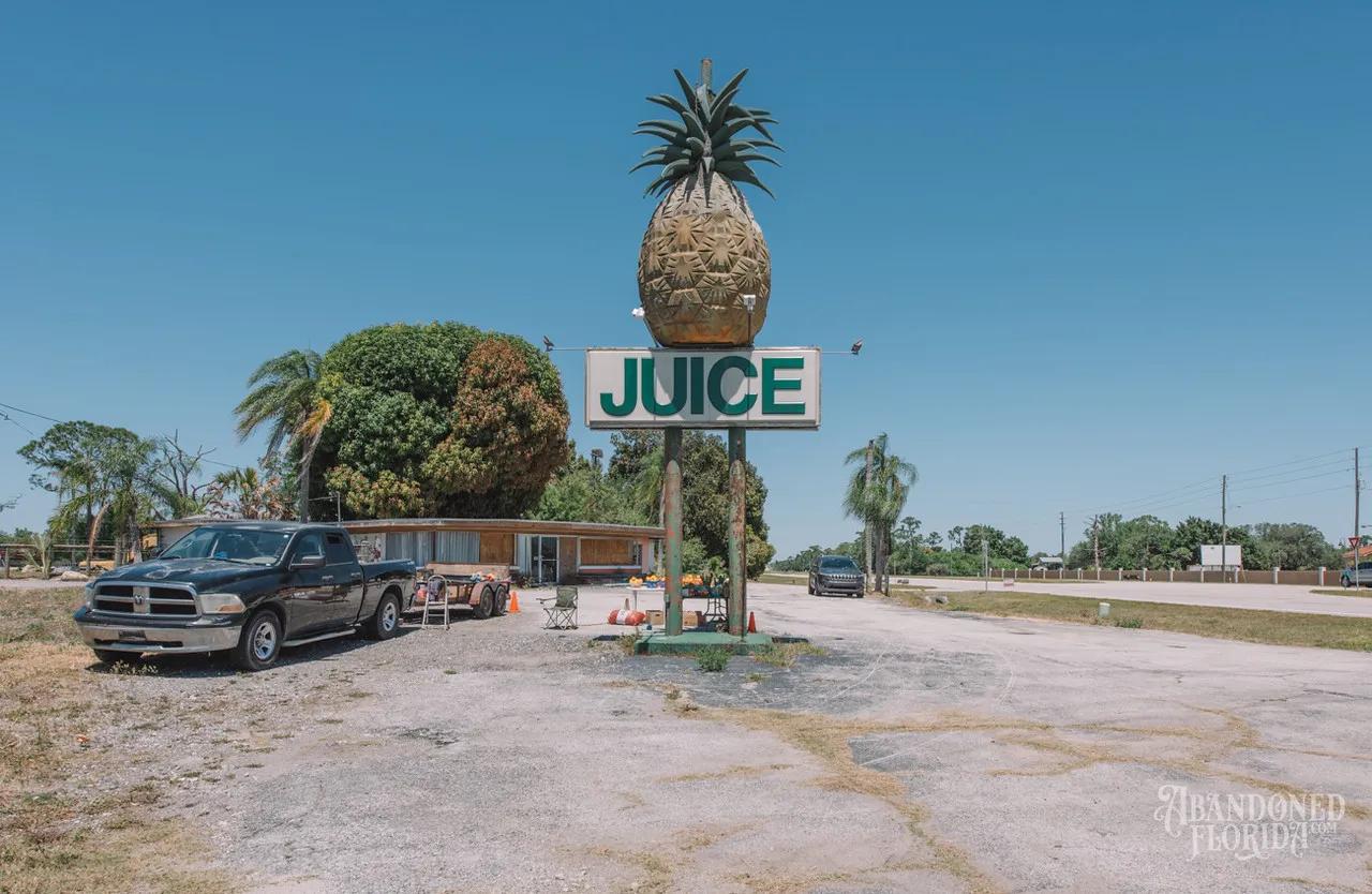 Real place that inspired Juice Fruit Sign