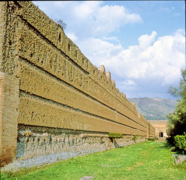 Photograph of the wall at the northern side of the Pecile Garden at Hadrian's Villa