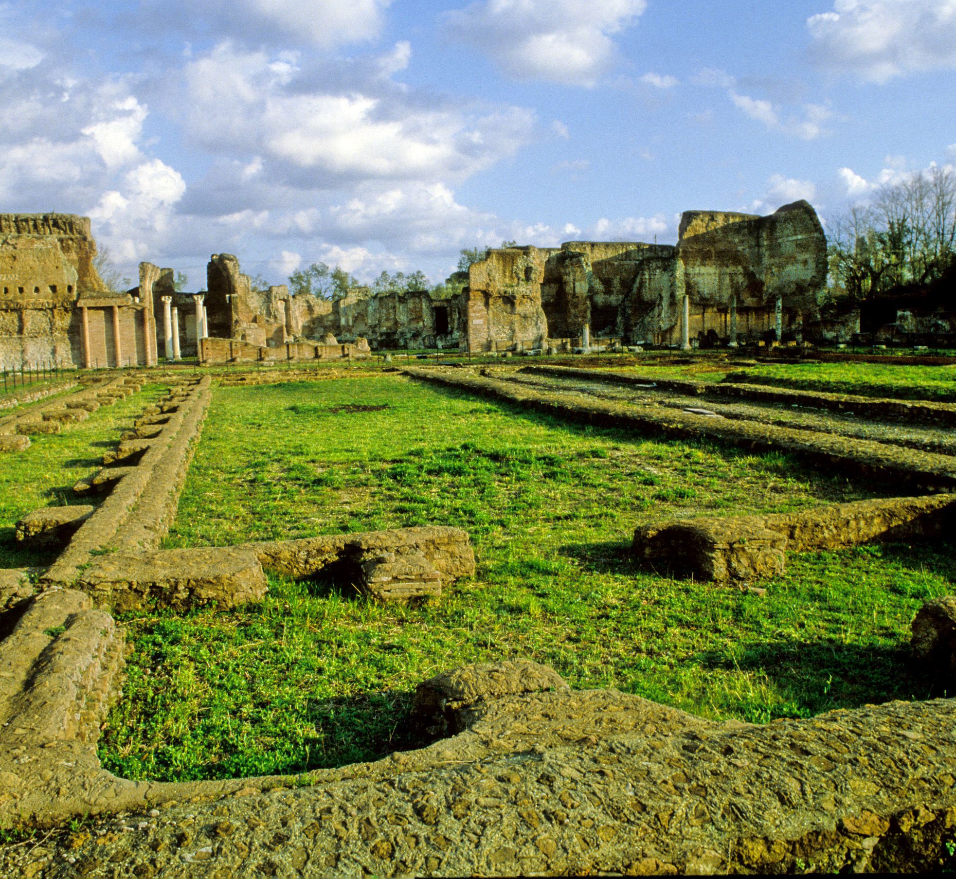 Photograph of the Garden of the Piazza d'Oro at Hadrian's Villa