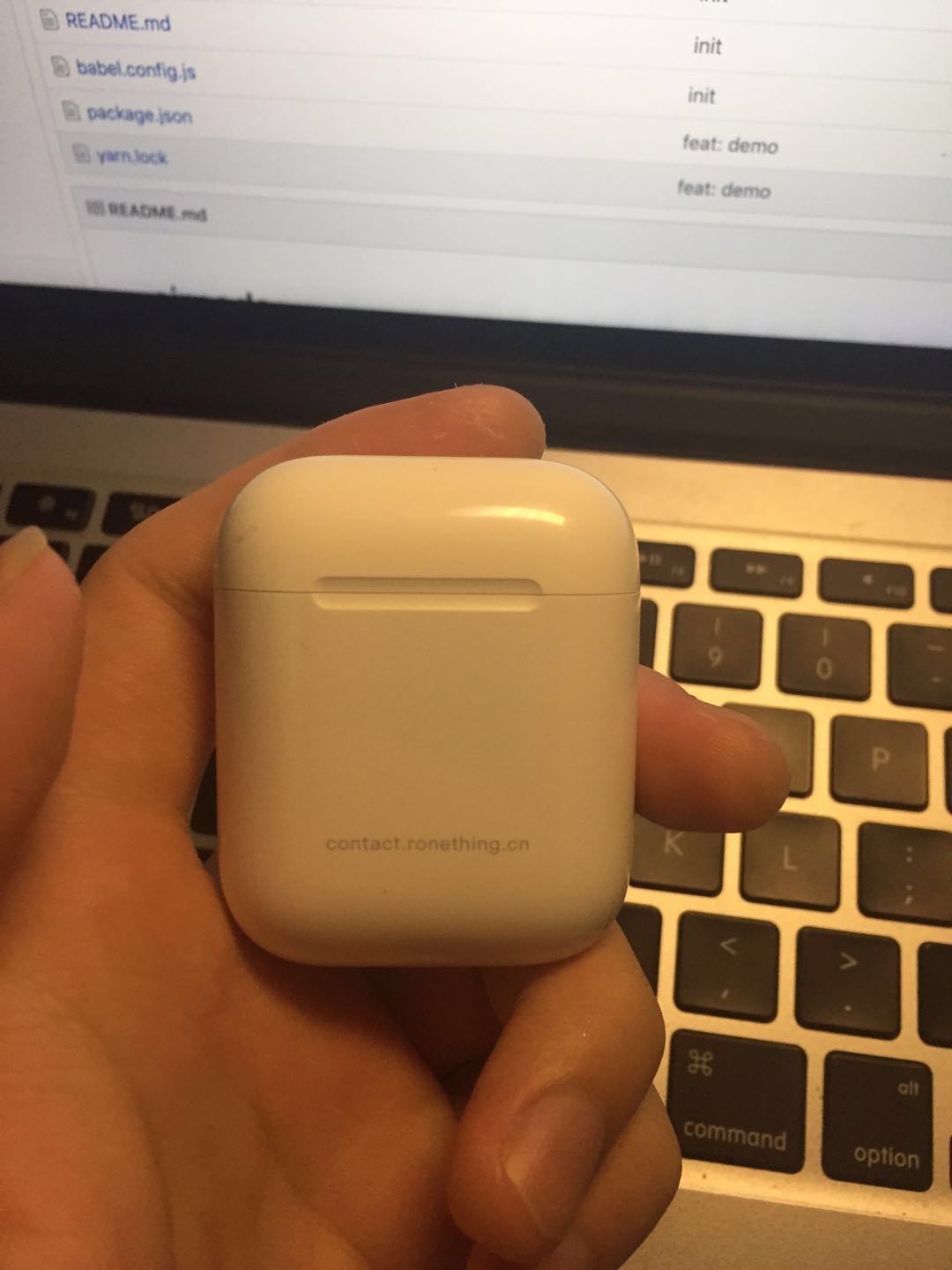 刚到的 AirPods