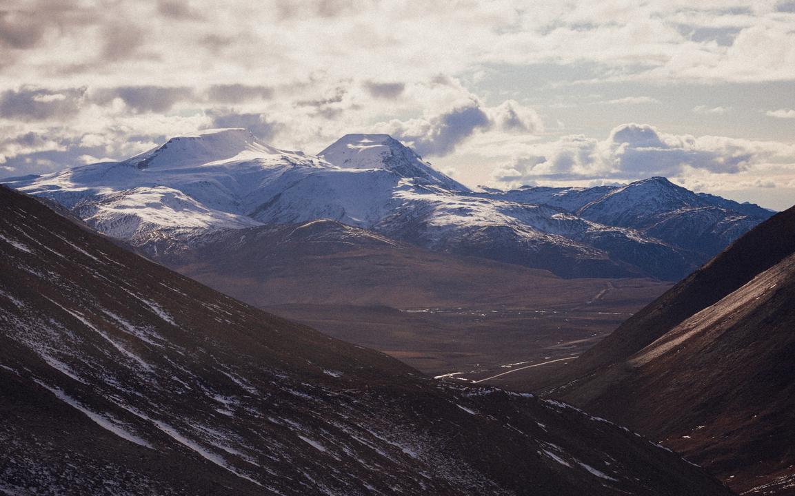 Driving down South Slope of Atigun Pass