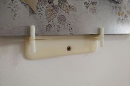 Vinyl Wall Mount close-up (1)