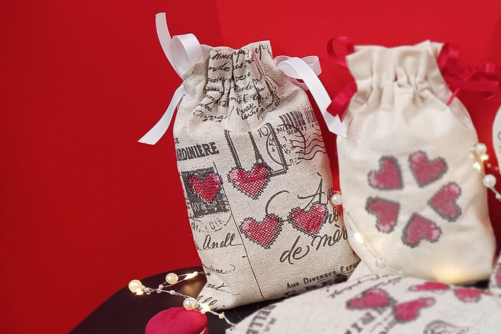 Valentine’s Cross Stitch Hearts Bag (Horizontal Copy) free embroidery design