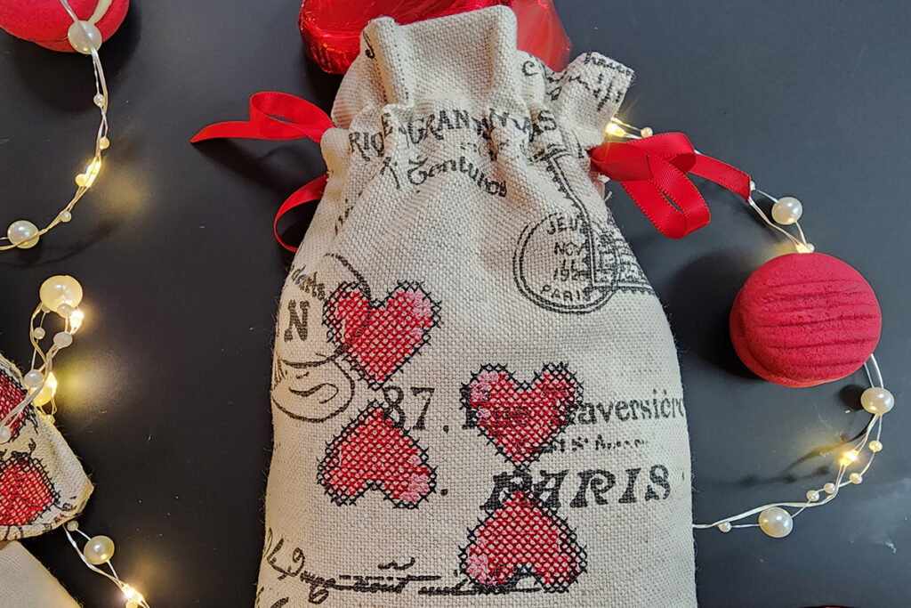 Valentine’s Cross Stitch Hearts Bag (Vertical Copy) free embroidery design